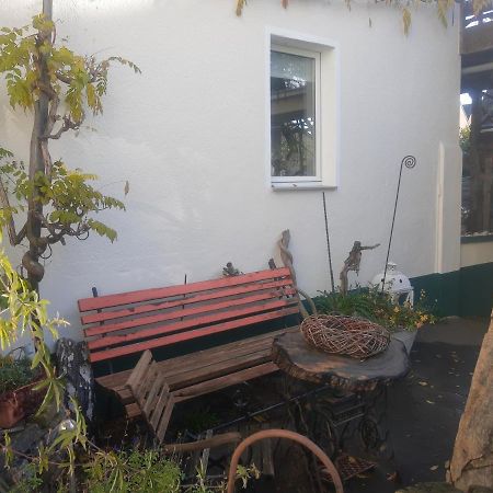 Gartenzimmer Mit Strassenbahn Zu Dom Und Messe โคโลญ ภายนอก รูปภาพ
