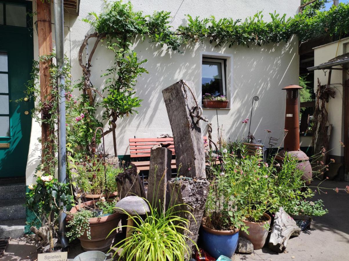 Gartenzimmer Mit Strassenbahn Zu Dom Und Messe โคโลญ ภายนอก รูปภาพ