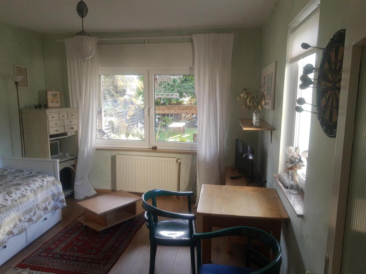 Gartenzimmer Mit Strassenbahn Zu Dom Und Messe โคโลญ ภายนอก รูปภาพ
