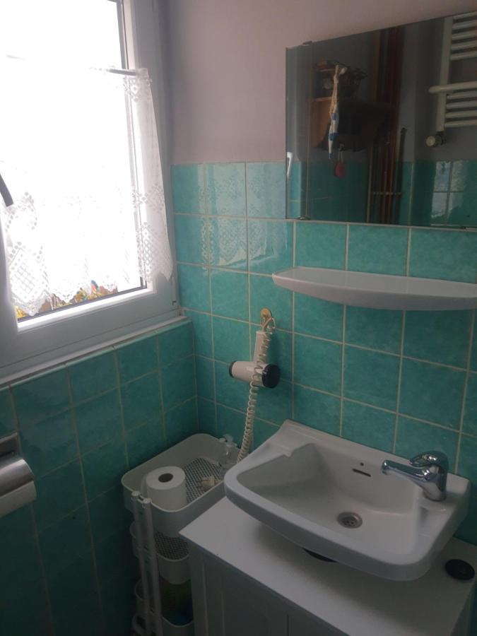 Gartenzimmer Mit Strassenbahn Zu Dom Und Messe โคโลญ ภายนอก รูปภาพ